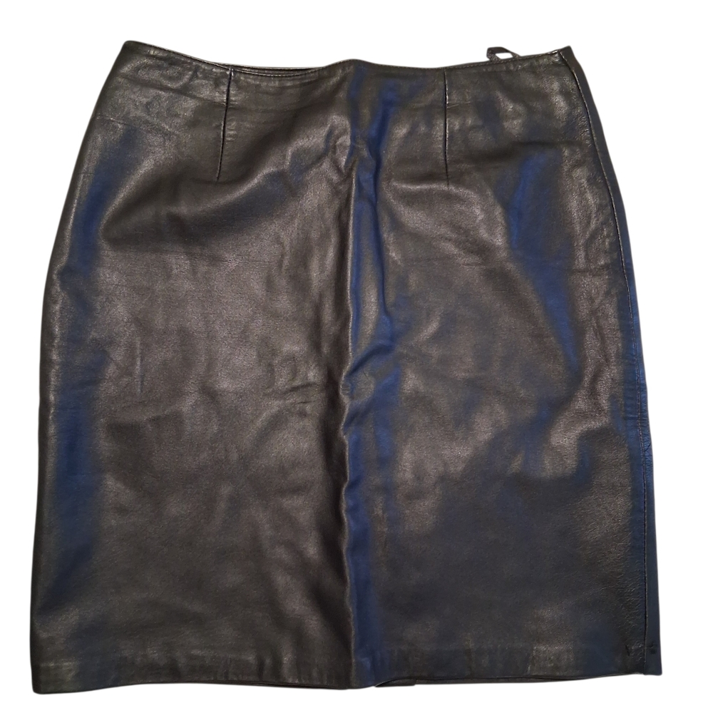 Yvonne Marie | Black Mini Skirt | Sleek Classic Zip Back | Size 10